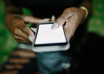 Zimbabwe introduces smartphone levy