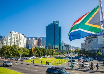 How many multi-millionaires live in South Africa