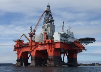 Shell hires oil rig for Namibia operations