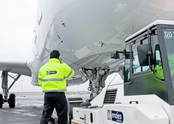 Menzies insists on 12-month notice amid airport dispute
